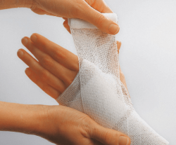 5000286 OBINADLO ELASTICKÉ FIXAČNÍ MOLLELAST,12cm x 4m, 20 ks/1 bal